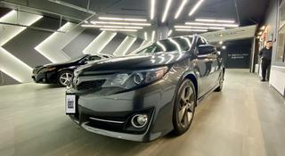 Toyota Camry 2013 года за 8 500 000 тг. в Актобе