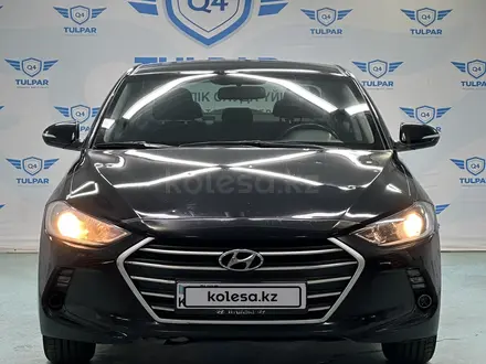 Hyundai Elantra 2018 года за 8 300 000 тг. в Астана