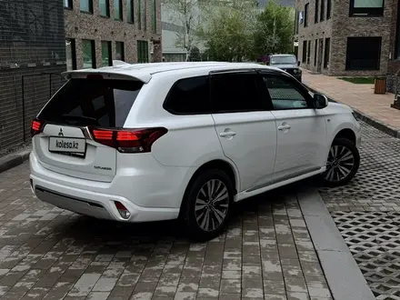 Mitsubishi Outlander 2022 года за 12 500 000 тг. в Алматы – фото 4