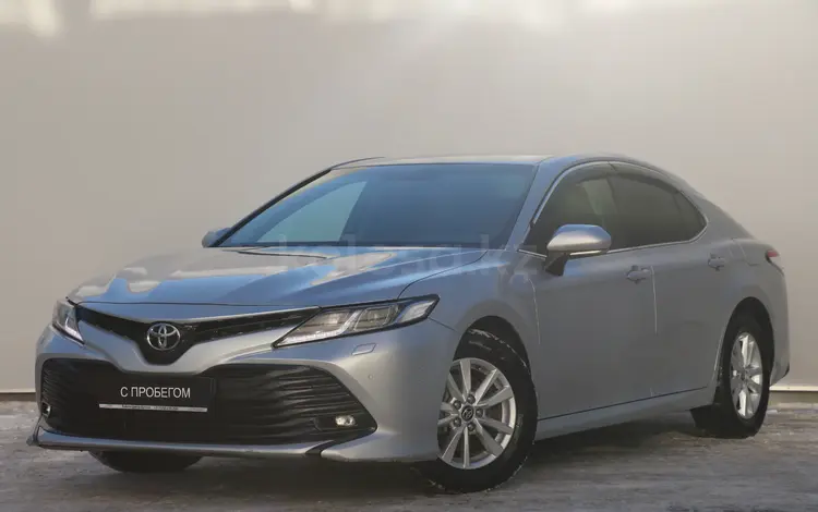 Toyota Camry 2020 года за 13 100 000 тг. в Астана