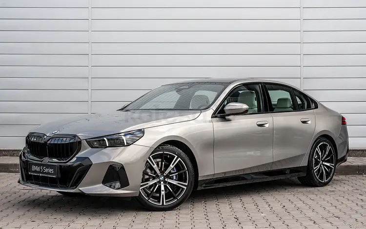 BMW 530 XDrive 2026 года за 56 630 378 тг. в Астана