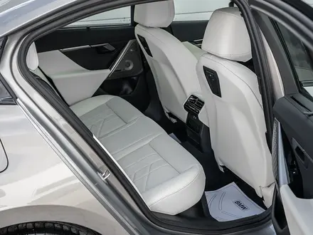 BMW 530 XDrive 2026 года за 56 630 378 тг. в Астана – фото 12