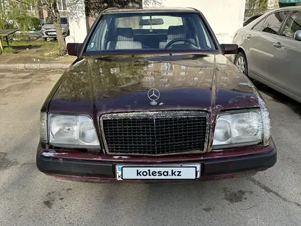 Mercedes-Benz E 260 1992 года за 550 000 тг. в Павлодар – фото 2