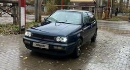 Volkswagen Golf 1993 годаfor1 300 000 тг. в Уральск