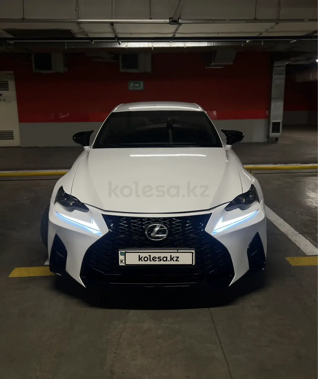 Lexus is-250, 2014
