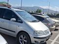 Volkswagen Sharan 2001 годаүшін3 200 000 тг. в Актобе