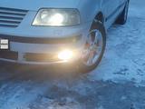 Volkswagen Sharan 2001 годаүшін3 200 000 тг. в Актобе – фото 3