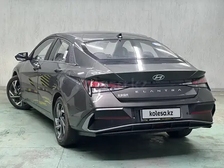 Hyundai Elantra 2023 года за 9 400 000 тг. в Алматы – фото 3