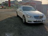 Mercedes-Benz S 450 2010 года за 13 000 000 тг. в Атырау
