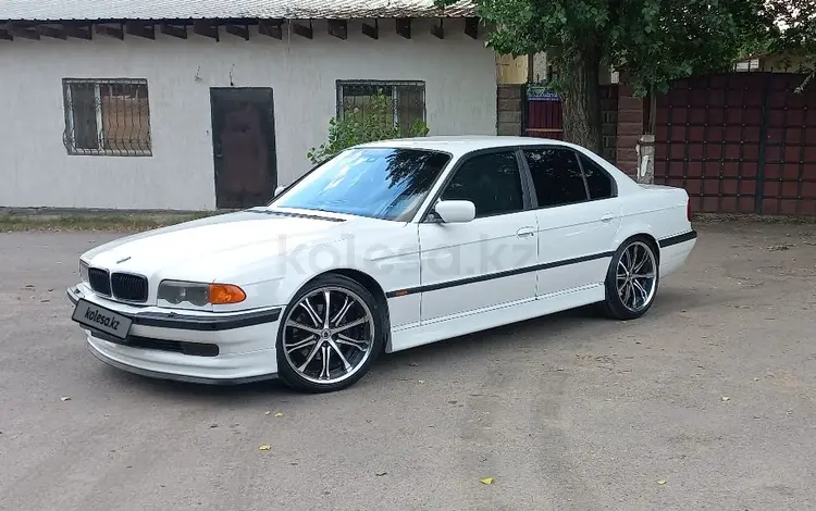 BMW 740 1995 годаfor4 500 000 тг. в Алматы