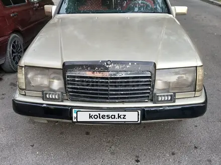 Mercedes-Benz E 230 1986 года за 700 000 тг. в Тараз