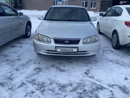 Toyota Camry 2001 года за 4 300 000 тг. в Семей – фото 2