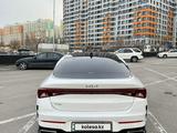 Kia K5 2021 года за 15 500 000 тг. в Алматы – фото 2