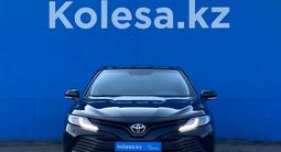 Toyota Camry 2019 года за 10 810 000 тг. в Алматы – фото 2