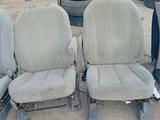 Сиденье велюр Toyota Sienna 2012г за 100 000 тг. в Атырау