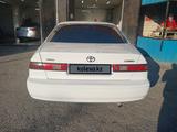 Toyota Camry 1999 года за 3 300 000 тг. в Шымкент – фото 5