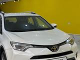 Toyota RAV4 2019 года за 14 500 000 тг. в Туркестан – фото 2