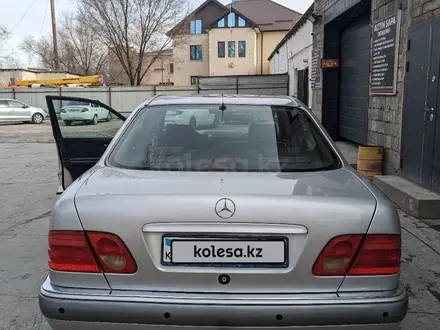 Mercedes-Benz E 280 1997 года за 3 550 000 тг. в Туркестан – фото 4