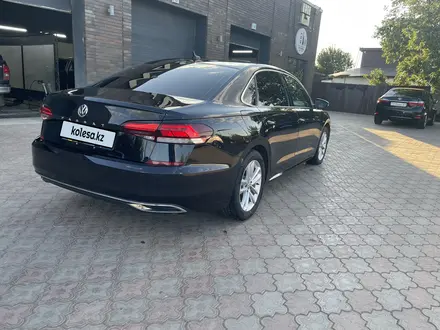 Volkswagen Passat 2020 года за 9 420 000 тг. в Уральск – фото 9