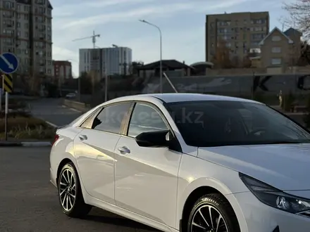 Hyundai Elantra 2022 года за 9 100 000 тг. в Костанай – фото 3