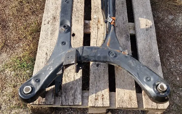 Балка задняя Lexus Rx350 за 100 тг. в Алматы