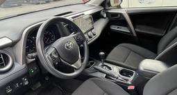 Toyota RAV4 2018 годаүшін11 500 000 тг. в Атырау – фото 5