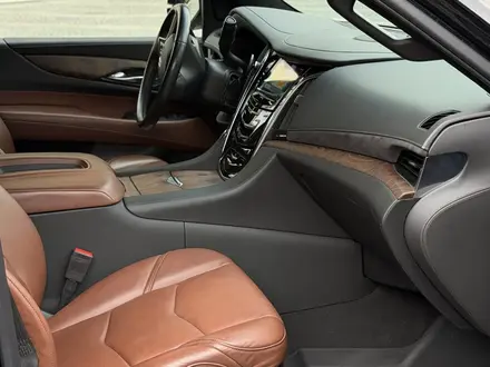 Cadillac Escalade 2019 года за 38 000 000 тг. в Алматы – фото 19