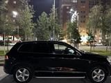 Volkswagen Touareg 2012 годаfor8 500 000 тг. в Астана – фото 4