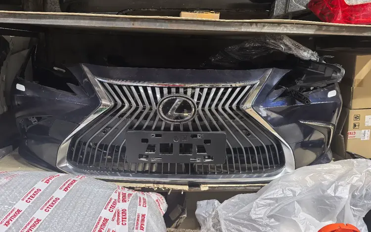 Передний бампер в сборе Lexus ES 2018-21, б/у оригинал за 290 000 тг. в Алматы