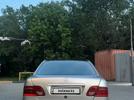 Mercedes-Benz E 200 1996 года за 2 200 000 тг. в Караганда – фото 4