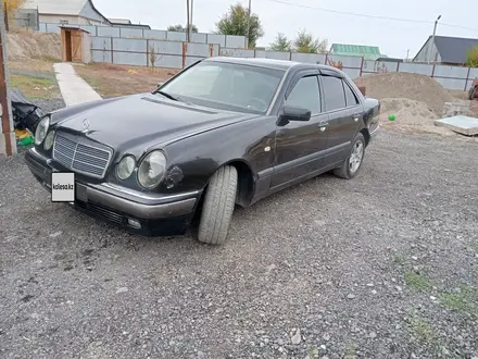 Mercedes-Benz E 320 1998 года за 2 600 000 тг. в Талдыкорган – фото 5