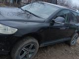 Volkswagen Touareg 2007 года за 3 800 000 тг. в Павлодар – фото 2