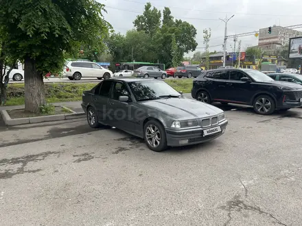 BMW 320 1994 года за 2 400 000 тг. в Алматы – фото 3