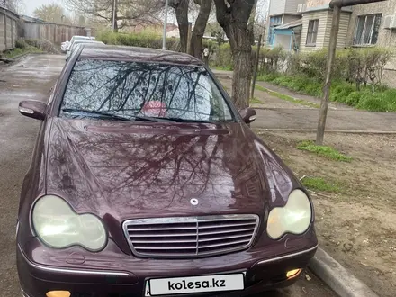 Mercedes-Benz C 180 2003 года за 2 700 000 тг. в Алматы