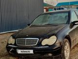 Mercedes-Benz C 180 2001 годаfor2 500 000 тг. в Атырау – фото 2