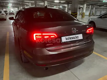 Volkswagen Jetta 2017 года за 8 000 000 тг. в Актобе – фото 3