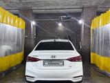 Hyundai Accent 2019 года за 7 000 000 тг. в Семей – фото 2