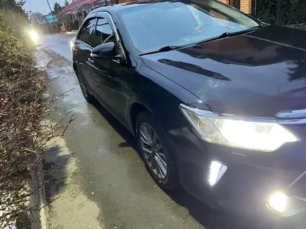 Toyota Camry 2017 года за 12 950 000 тг. в Алматы – фото 2