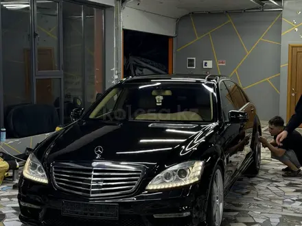 Mercedes-Benz S 500 2008 года за 9 300 000 тг. в Шымкент