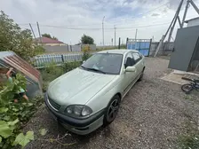 Toyota Avensis, 1998