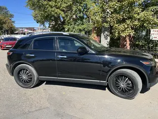 Infiniti FX35