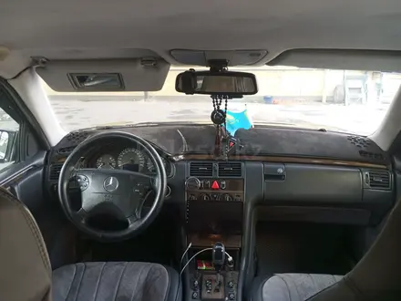 Mercedes-Benz E 280 2001 года за 5 000 000 тг. в Шымкент – фото 3