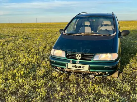 Volkswagen Sharan 1995 года за 2 200 000 тг. в Караганда – фото 2