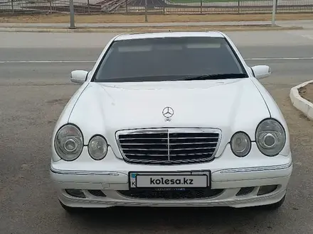 Mercedes-Benz E 320 2000 года за 4 600 000 тг. в Актау – фото 3