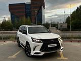 Lexus LX 570 2016 года за 39 800 000 тг. в Актобе