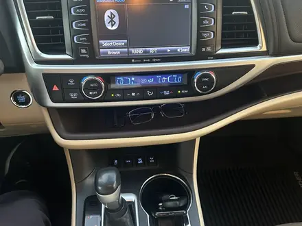 Toyota Highlander 2016 года за 12 500 000 тг. в Атырау – фото 16