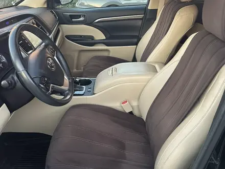 Toyota Highlander 2016 года за 12 500 000 тг. в Атырау – фото 18