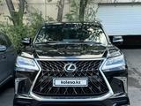 Lexus LX 570 2017 года за 34 000 000 тг. в Астана