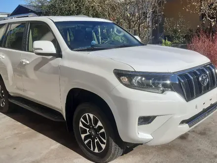 Toyota Land Cruiser Prado 2022 года за 27 000 000 тг. в Шымкент