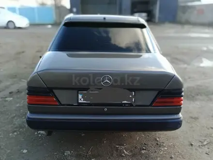 Mercedes-Benz E 230 1990 года за 1 000 000 тг. в Усть-Каменогорск – фото 3